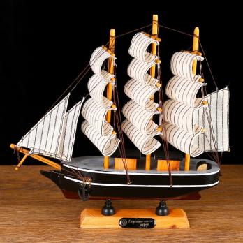 Корабль сувенирный малый «Ковда», борта чёрные с белыми полосами, паруса белые, 5,5×24×22 см 266837